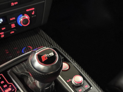 Audi RS6 4.0 TFSI Quattro Performance Pro Line Plus | 605 PK! | Keramische Remmen | Panoramadak | Leder | Apple Carplay | Android Auto | Adaptieve Cruise Control | Dodehoek Sensor | Lane Assist | Bose | 360° Graden Camera |