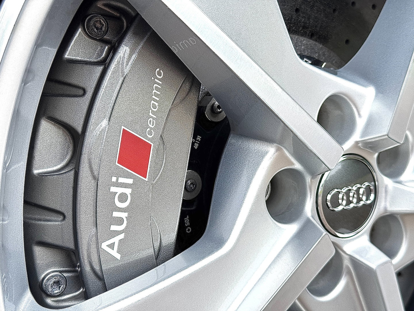 Audi RS6 4.0 TFSI Quattro Performance Pro Line Plus | 605 PK! | Keramische Remmen | Panoramadak | Leder | Apple Carplay | Android Auto | Adaptieve Cruise Control | Dodehoek Sensor | Lane Assist | Bose | 360° Graden Camera |