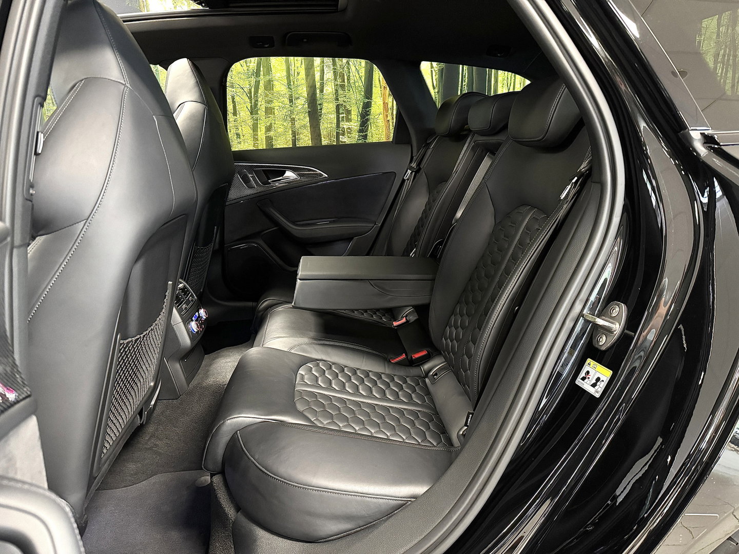 Audi RS6 4.0 TFSI Quattro Performance Pro Line Plus | 605 PK! | Keramische Remmen | Panoramadak | Leder | Apple Carplay | Android Auto | Adaptieve Cruise Control | Dodehoek Sensor | Lane Assist | Bose | 360° Graden Camera |
