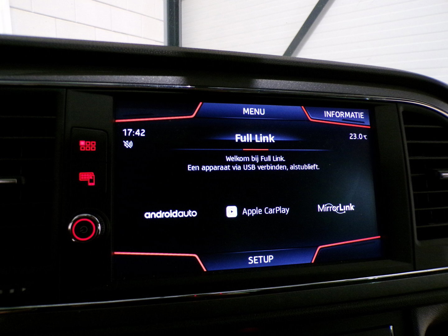 SEAT Leon 1.4 TSI FR Maxton Apple-carplay / Android-Auto Stoelverwarming 19"Velgen Seat-Sound Drive-Mode Parkeersensoren Garantie