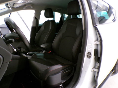 SEAT Leon 1.4 TSI FR Maxton Apple-carplay / Android-Auto Stoelverwarming 19"Velgen Seat-Sound Drive-Mode Parkeersensoren Garantie