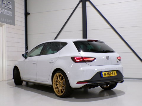 SEAT Leon 1.4 TSI FR Maxton Apple-carplay / Android-Auto Stoelverwarming 19"Velgen Seat-Sound Drive-Mode Parkeersensoren Garantie