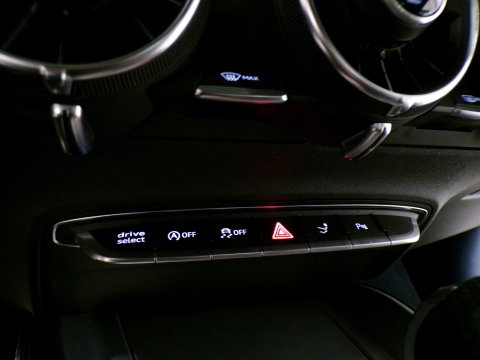Audi TT 1.8 TFSI S-Line "Automaat" 2x S line Apple-Carplay Stoelverwarming Xenon-LED Keyless Parkeersensoren 1-jaar garantie
