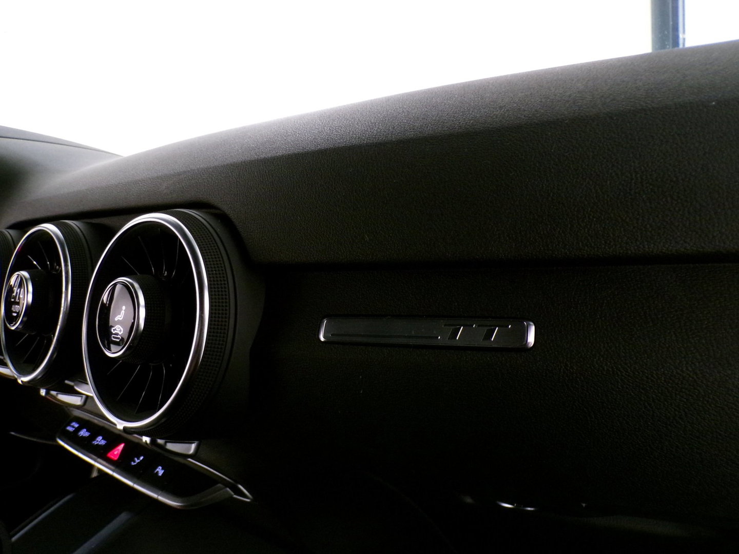 Audi TT 1.8 TFSI S-Line "Automaat" 2x S line Apple-Carplay Stoelverwarming Xenon-LED Keyless Parkeersensoren 1-jaar garantie
