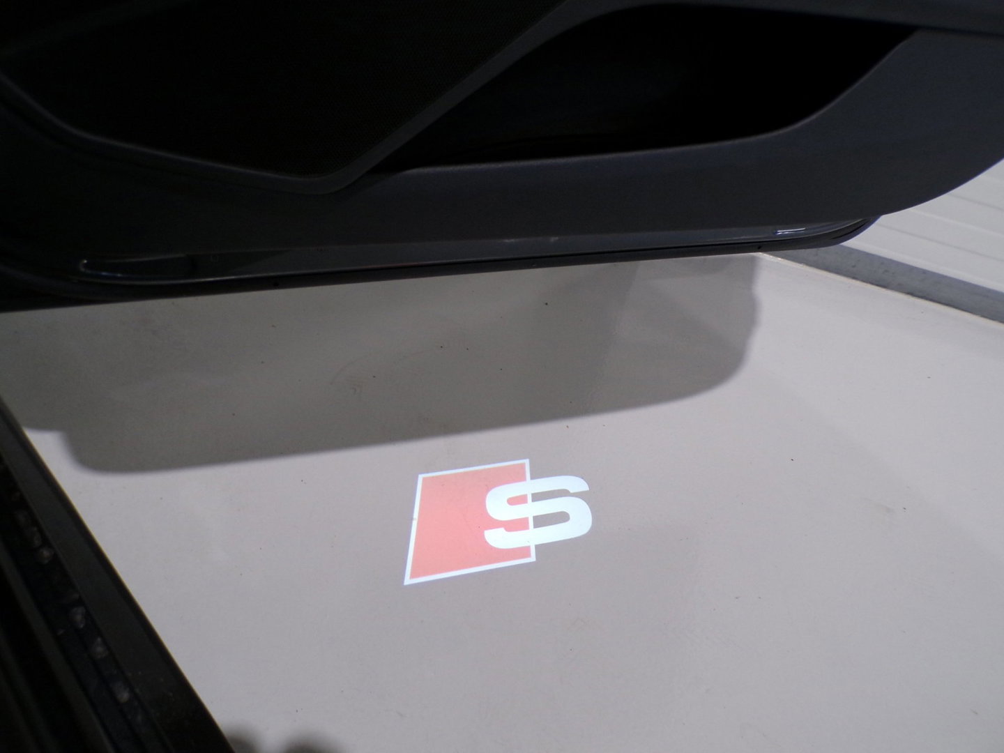 Audi TT 1.8 TFSI S-Line "Automaat" 2x S line Apple-Carplay Stoelverwarming Xenon-LED Keyless Parkeersensoren 1-jaar garantie