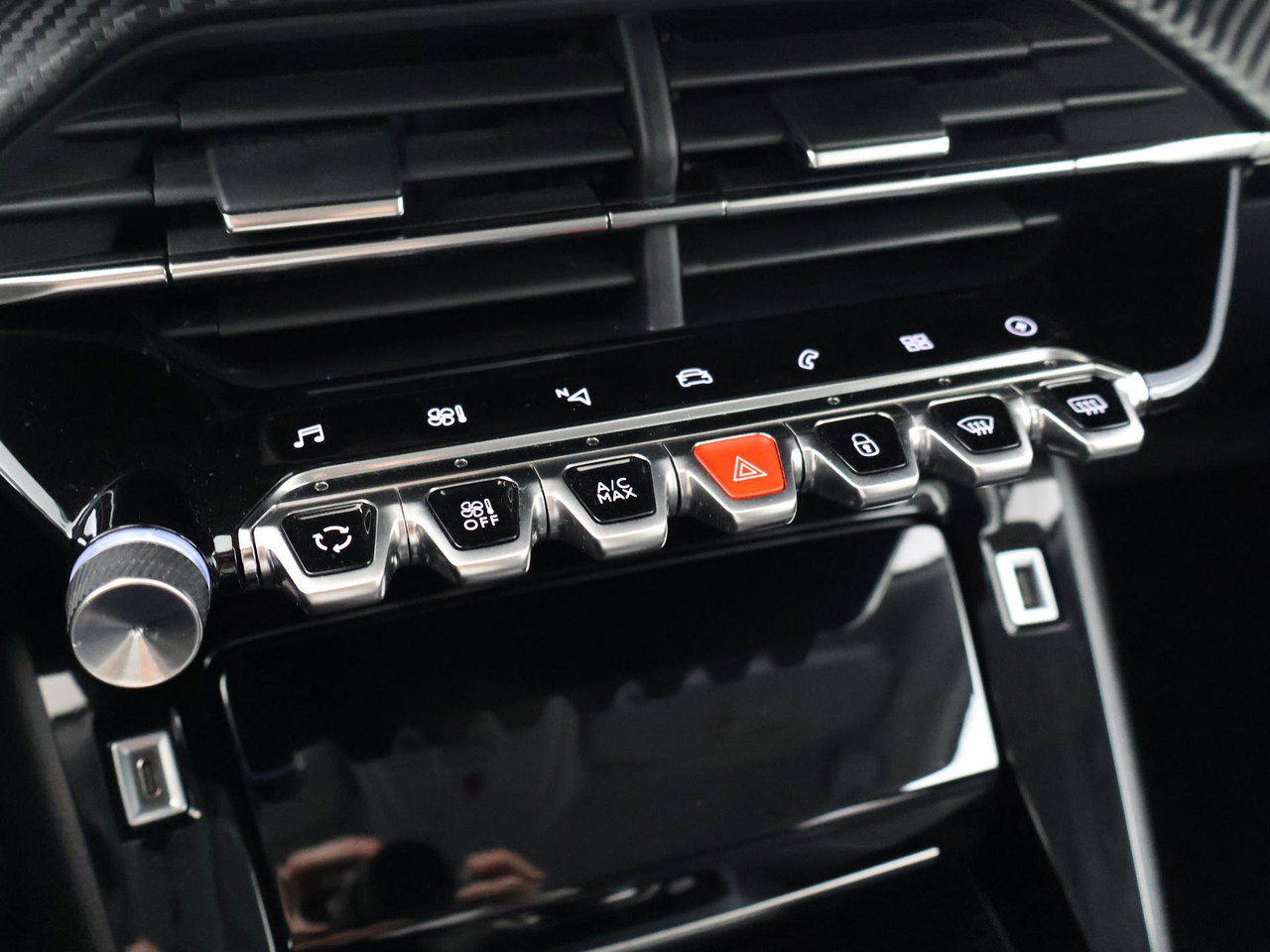 Peugeot e-2008