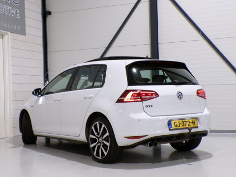 Volkswagen Golf 1.4 TSI GTE "Origineel NL!" Pano Adaptive-cruise Trekhaak Apple-Carplay Android-Auto Camera FULL-LED Garantie