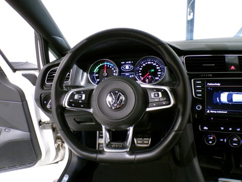 Volkswagen Golf 1.4 TSI GTE "Origineel NL!" Pano Adaptive-cruise Trekhaak Apple-Carplay Android-Auto Camera FULL-LED Garantie