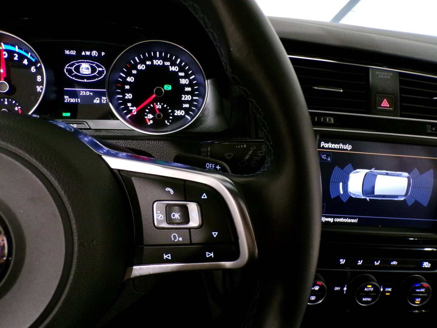 Volkswagen Golf 1.4 TSI GTE "Origineel NL!" Pano Adaptive-cruise Trekhaak Apple-Carplay Android-Auto Camera FULL-LED Garantie
