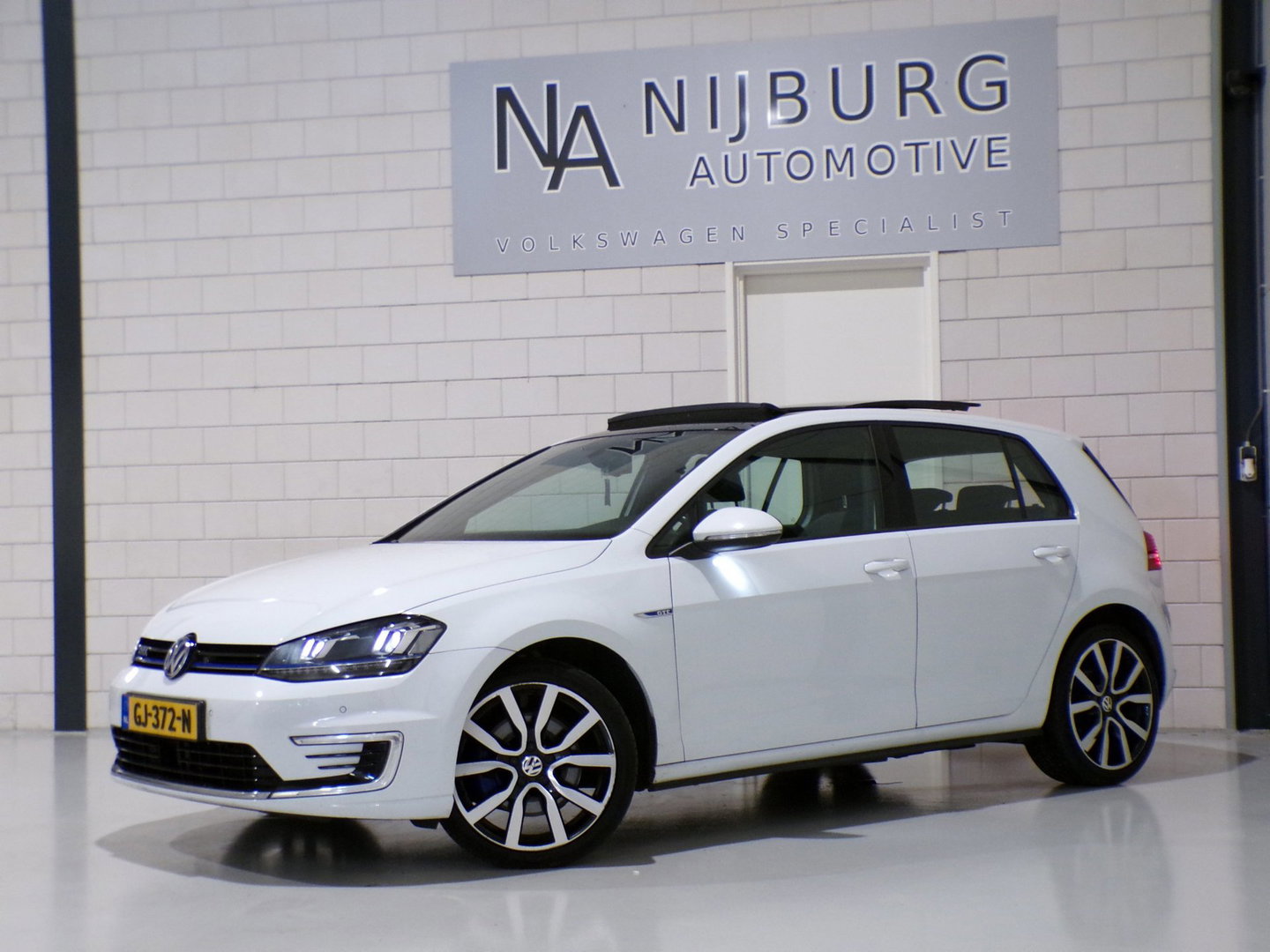 Volkswagen Golf 1.4 TSI GTE "Origineel NL!" Pano Adaptive-cruise Trekhaak Apple-Carplay Android-Auto Camera FULL-LED Garantie