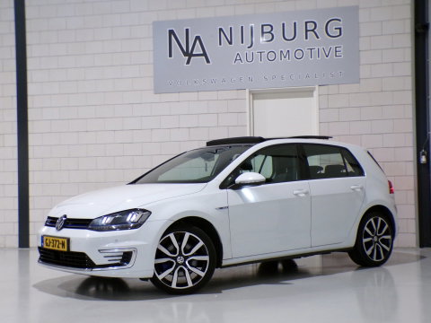Volkswagen Golf 1.4 TSI GTE "Origineel NL!" Pano Adaptive-cruise Trekhaak Apple-Carplay Android-Auto Camera FULL-LED Garantie