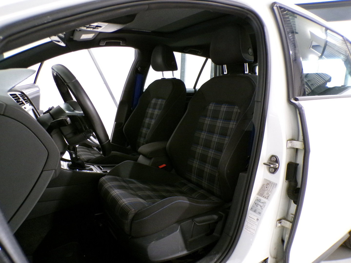 Volkswagen Golf 1.4 TSI GTE "Origineel NL!" Pano Adaptive-cruise Trekhaak Apple-Carplay Android-Auto Camera FULL-LED Garantie