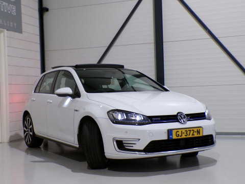 Volkswagen Golf 1.4 TSI GTE "Origineel NL!" Pano Adaptive-cruise Trekhaak Apple-Carplay Android-Auto Camera FULL-LED Garantie