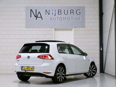 Volkswagen Golf 1.4 TSI GTE "Origineel NL!" Pano Adaptive-cruise Trekhaak Apple-Carplay Android-Auto Camera FULL-LED Garantie