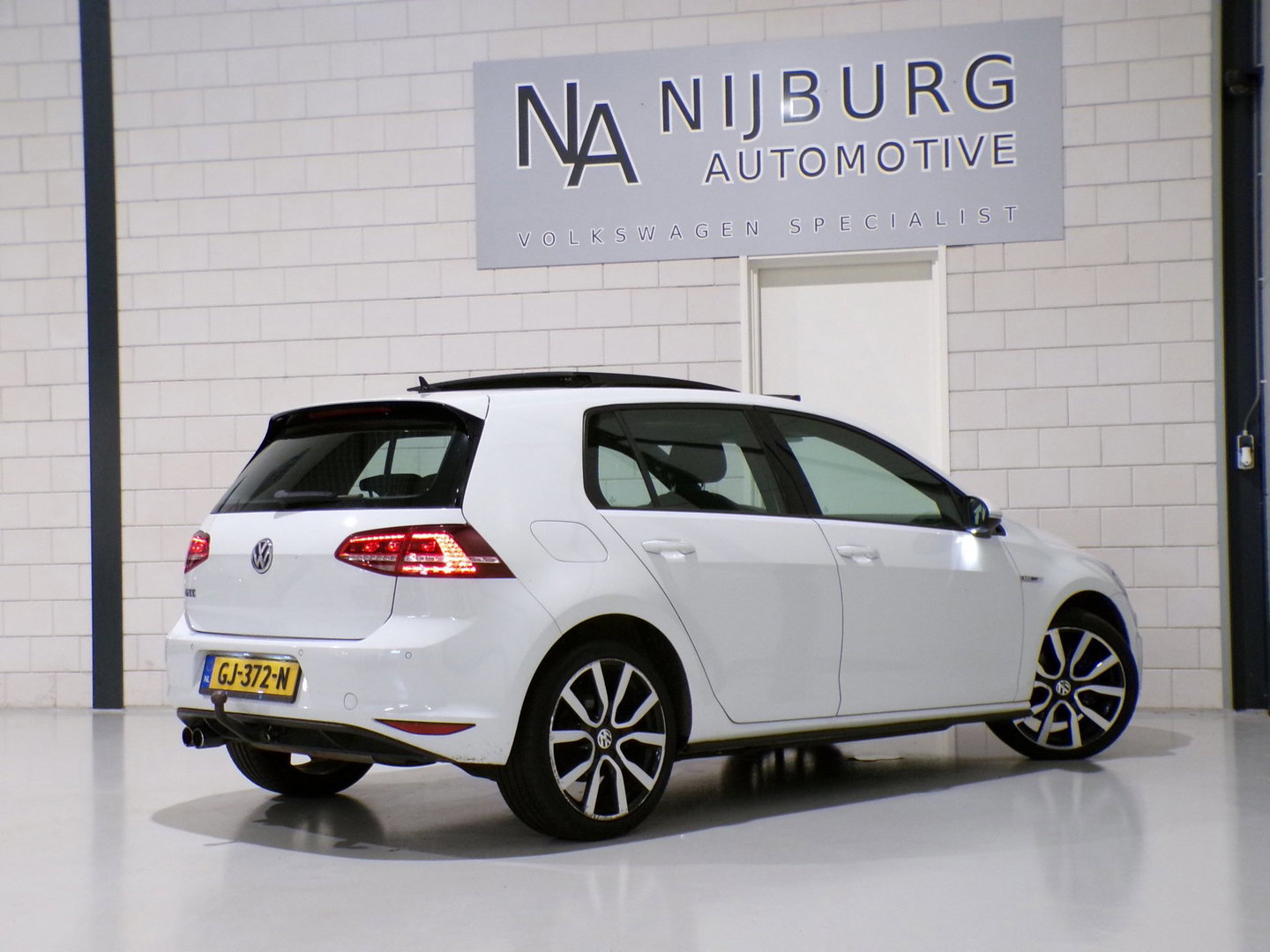 Volkswagen Golf 1.4 TSI GTE "Origineel NL!" Pano Adaptive-cruise Trekhaak Apple-Carplay Android-Auto Camera FULL-LED Garantie