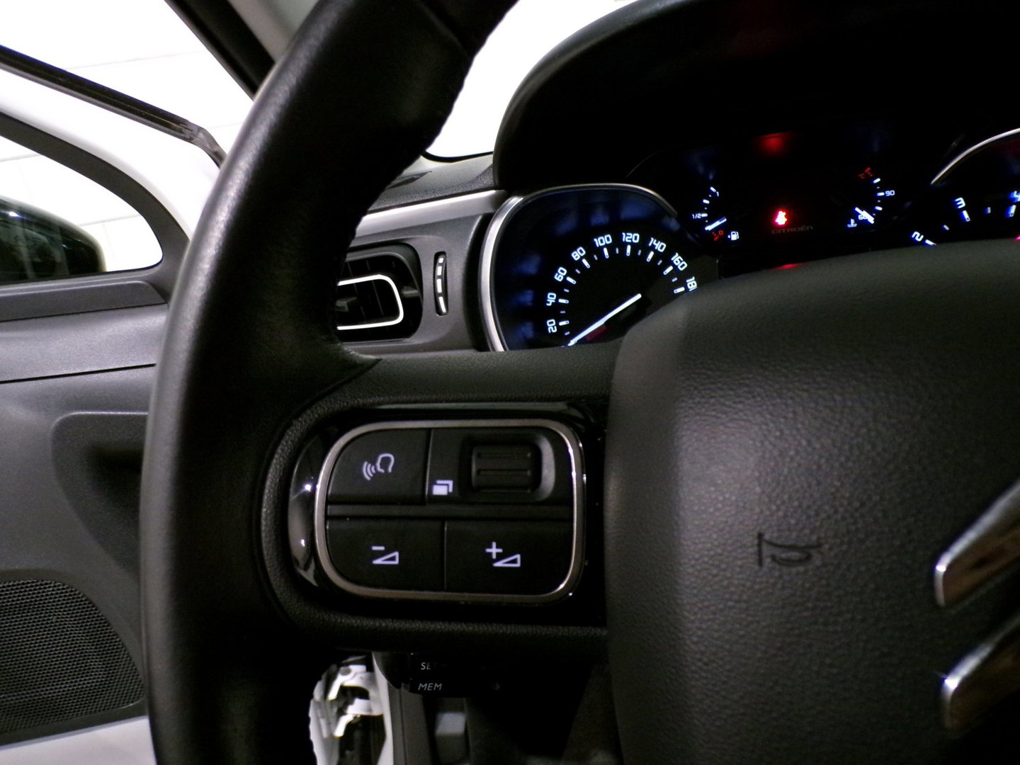 Citroën C3 1.2 PureTech S&S Shine "Origineel NL!" Automaat! Apple-Carplay Android-Auto Achteruitrijcamera Parkeersensoren Garantie
