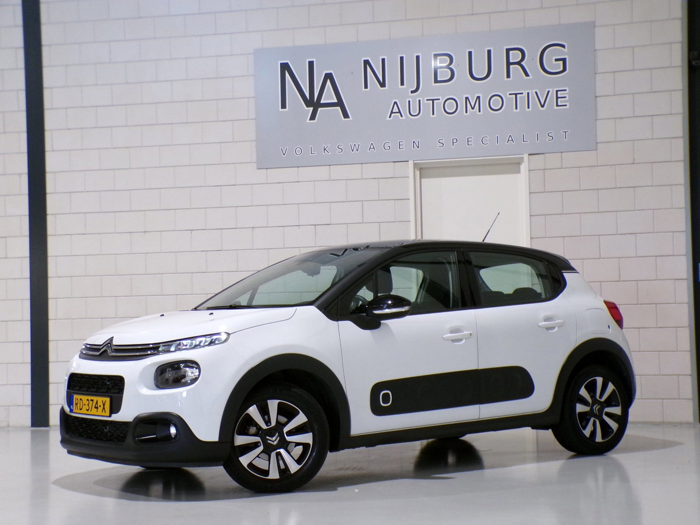 Citroën C3 1.2 PureTech S&S Shine "Origineel NL!" Automaat! Apple-Carplay Android-Auto Achteruitrijcamera Parkeersensoren Garantie