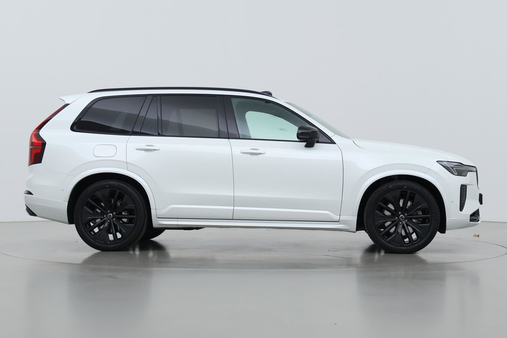 Volvo XC90 T8 Ultra Black Edition | Luchtvering | Trekhaak | Head-Up | 360° Camera | Panoramadak