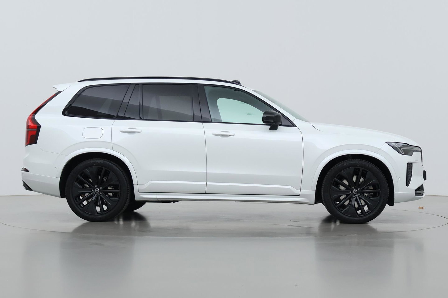 Volvo XC90 T8 Ultra Black Edition | Luchtvering | Trekhaak | Head-Up | 360° Camera | Panoramadak