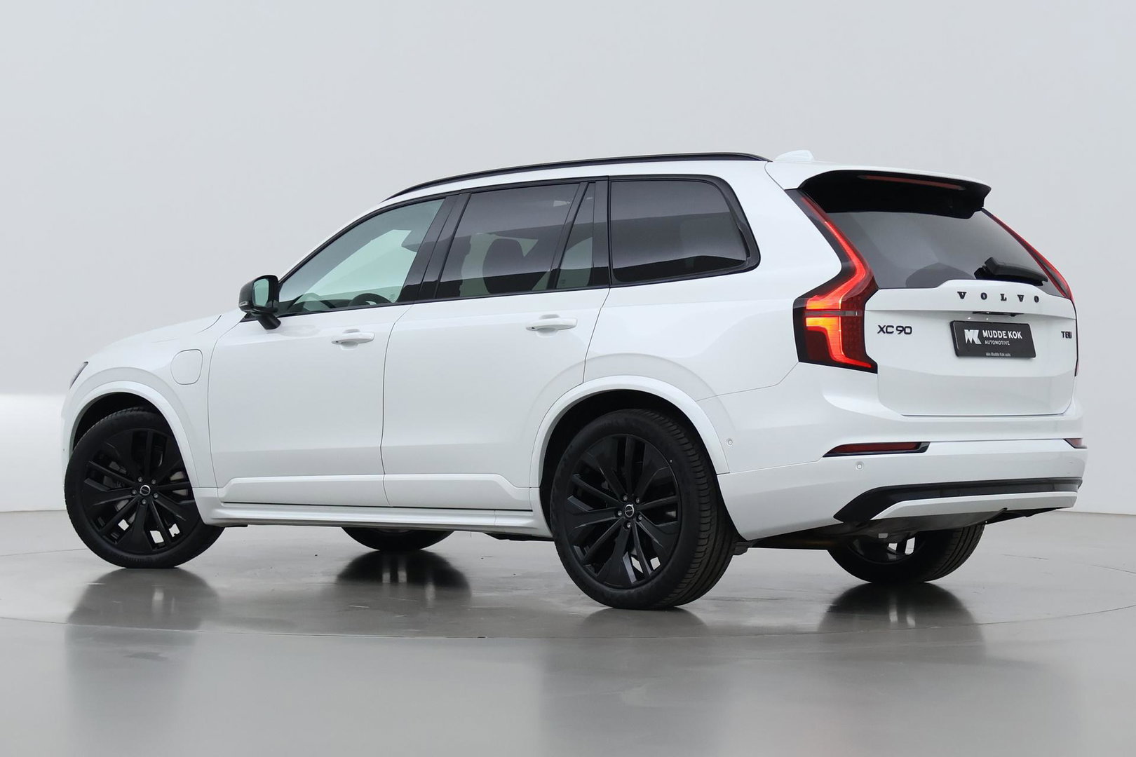 Volvo XC90 T8 Ultra Black Edition | Luchtvering | Trekhaak | Head-Up | 360° Camera | Panoramadak