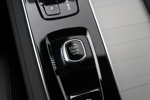 Volvo XC90 T8 Ultra Black Edition | Luchtvering | Trekhaak | Head-Up | 360° Camera | Panoramadak