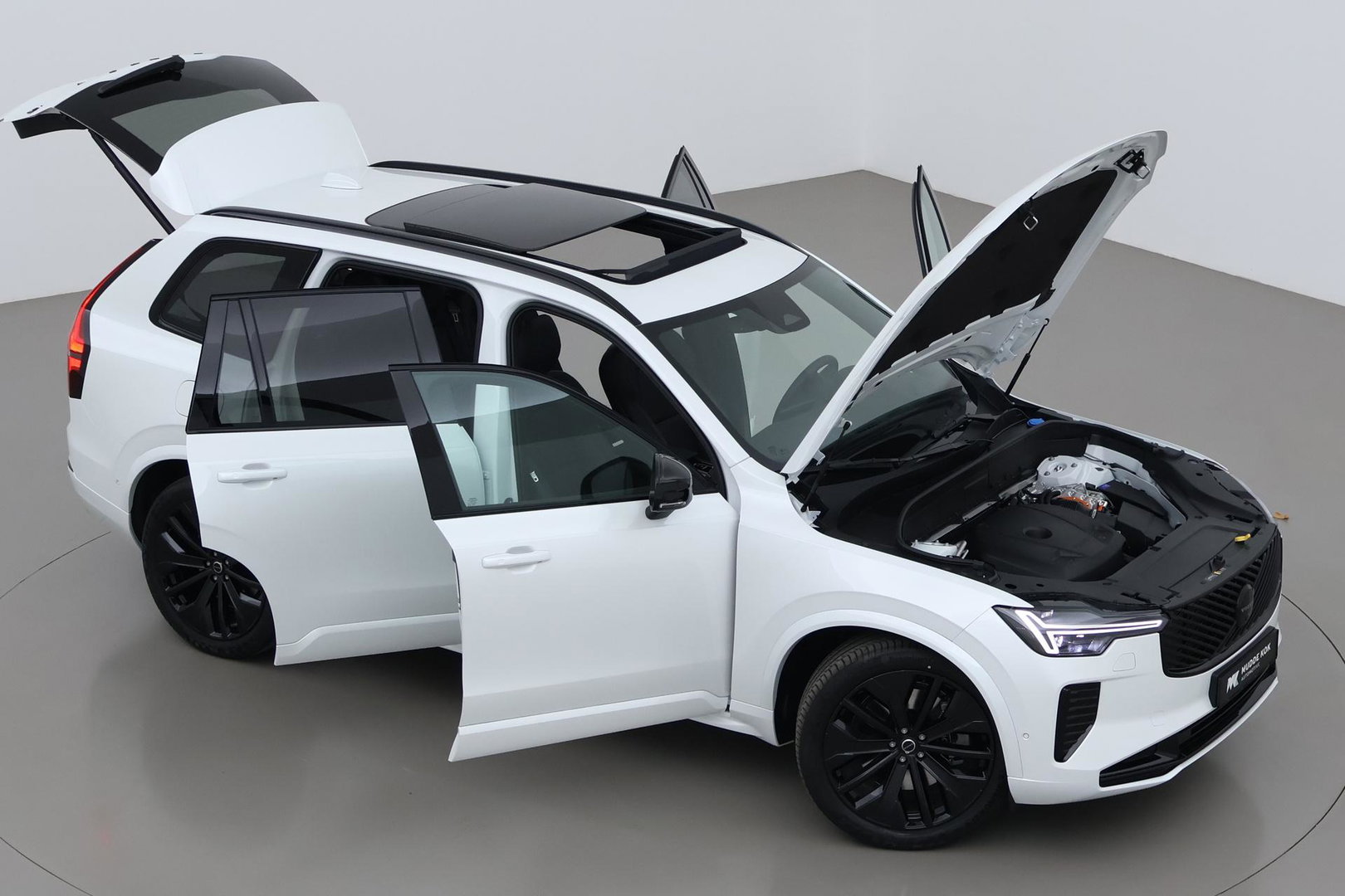 Volvo XC90 T8 Ultra Black Edition | Luchtvering | Trekhaak | Head-Up | 360° Camera | Panoramadak