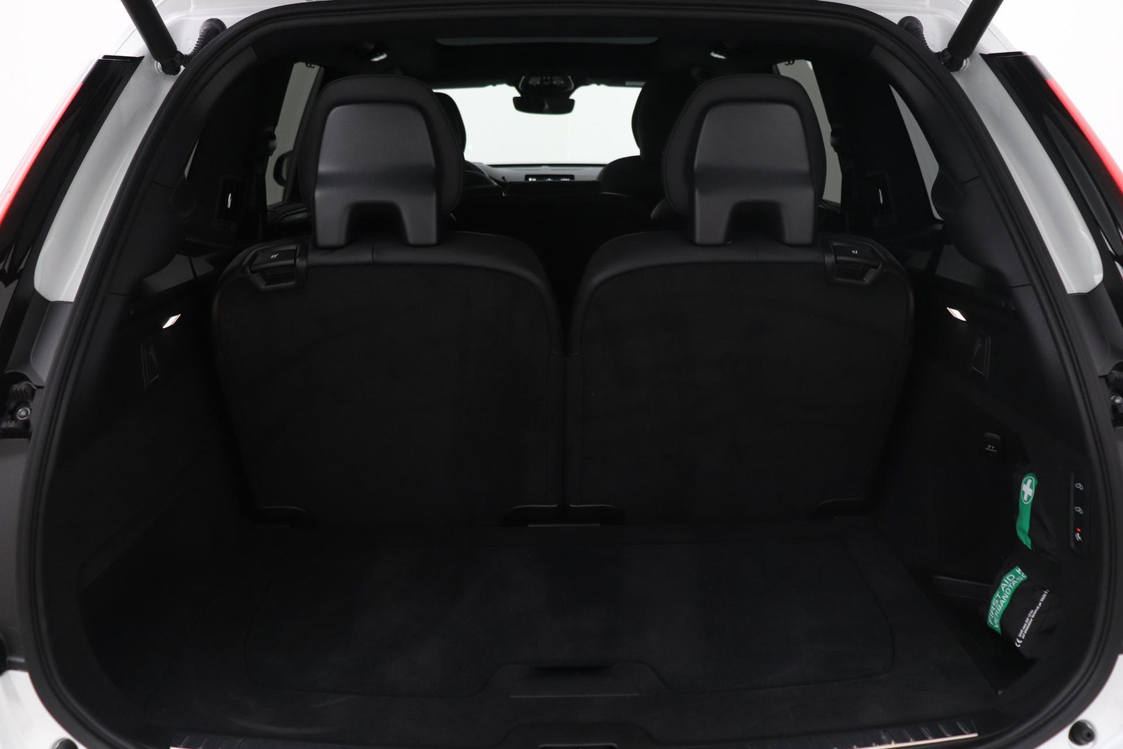 Volvo XC90 T8 Ultra Black Edition | Luchtvering | Trekhaak | Head-Up | 360° Camera | Panoramadak