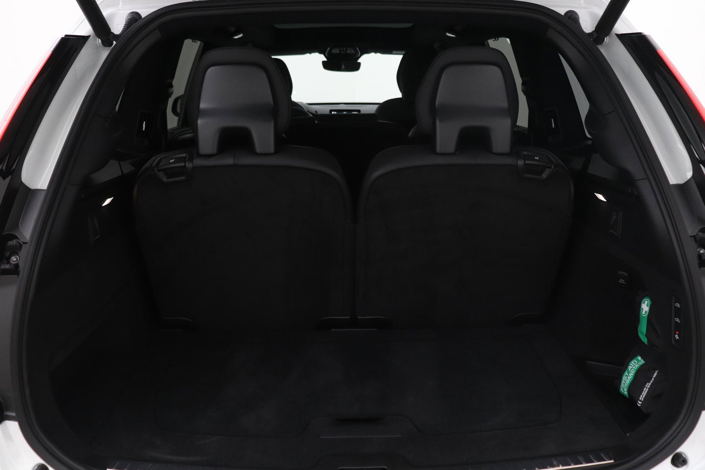Volvo XC90 T8 Ultra Black Edition | Luchtvering | Trekhaak | Head-Up | 360° Camera | Panoramadak
