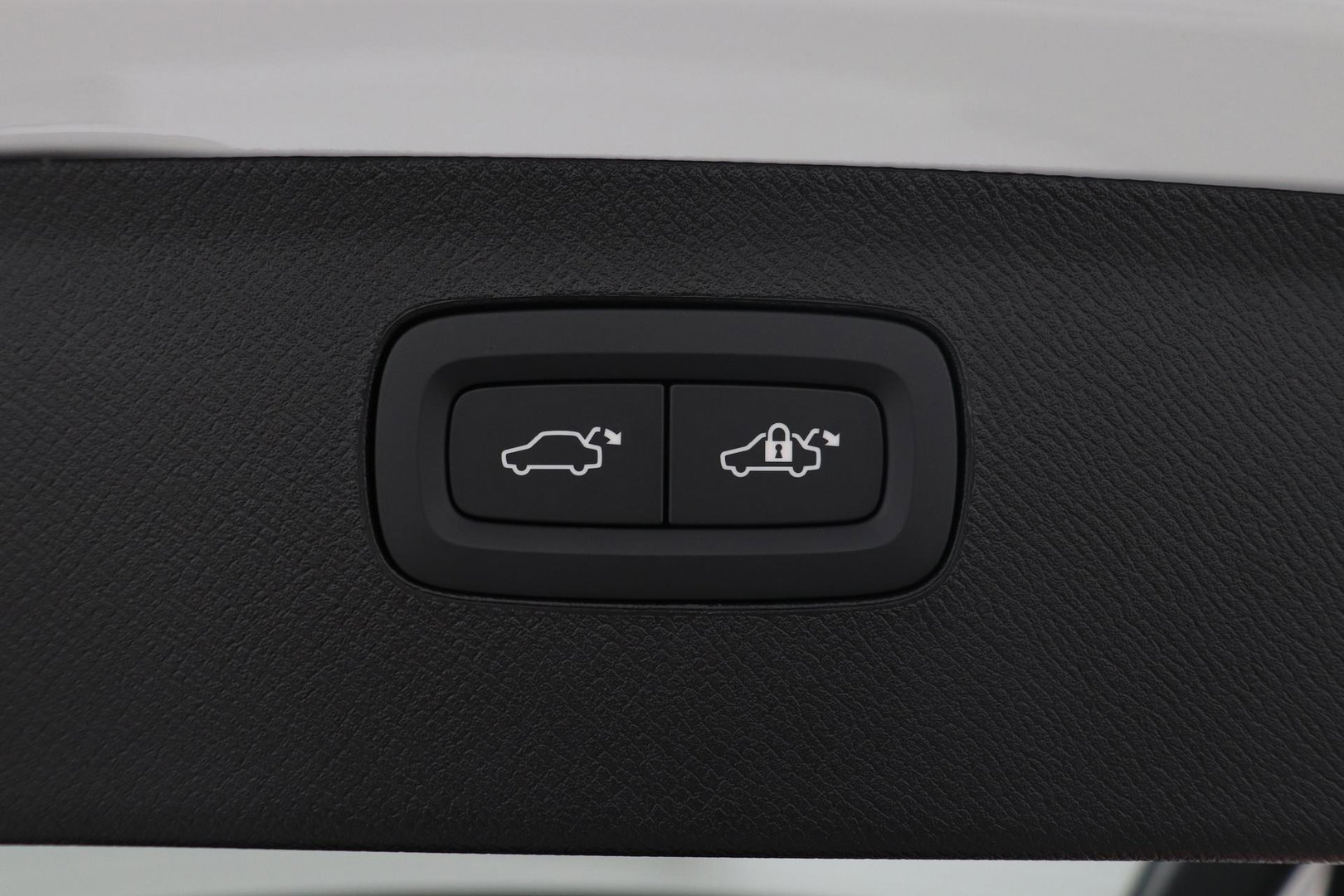 Volvo XC90 T8 Ultra Black Edition | Luchtvering | Trekhaak | Head-Up | 360° Camera | Panoramadak