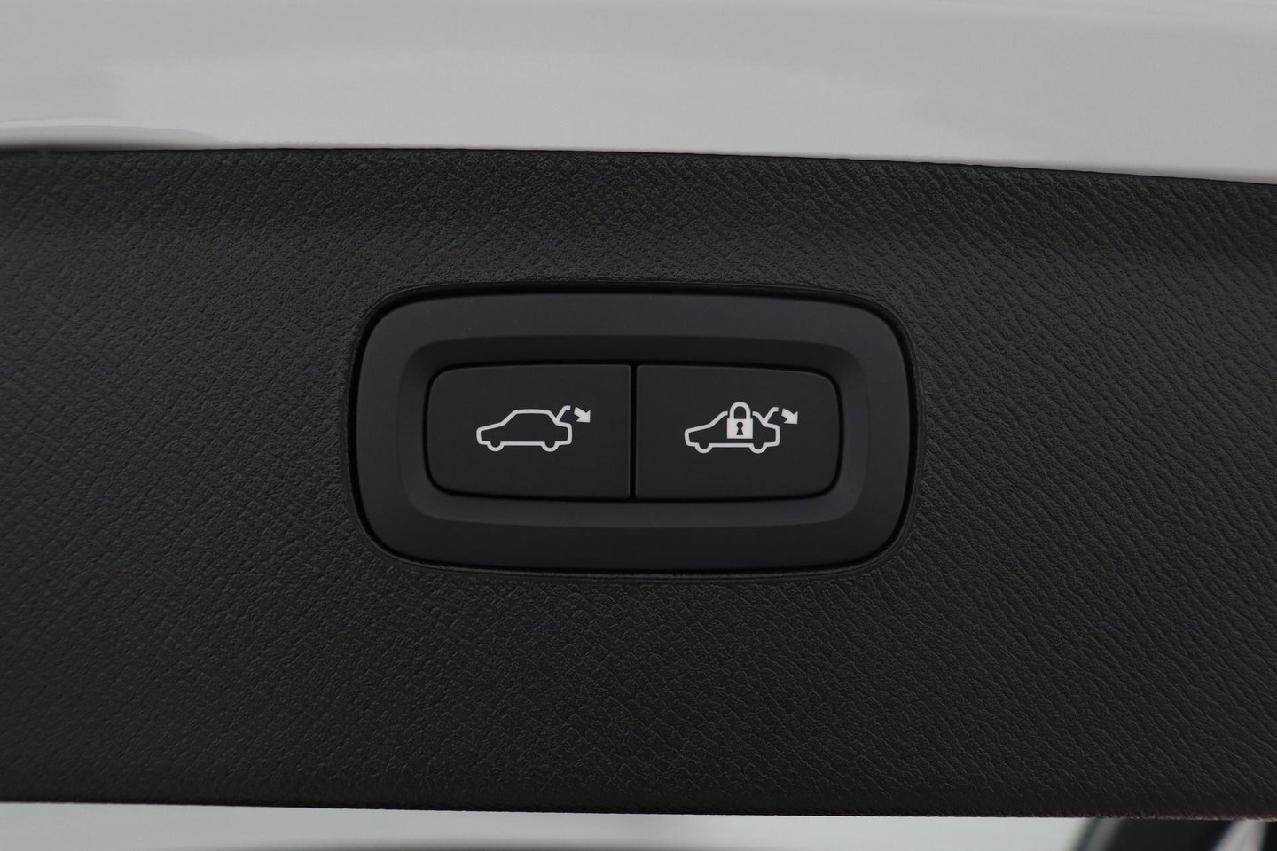 Volvo XC90 T8 Ultra Black Edition | Luchtvering | Trekhaak | Head-Up | 360° Camera | Panoramadak