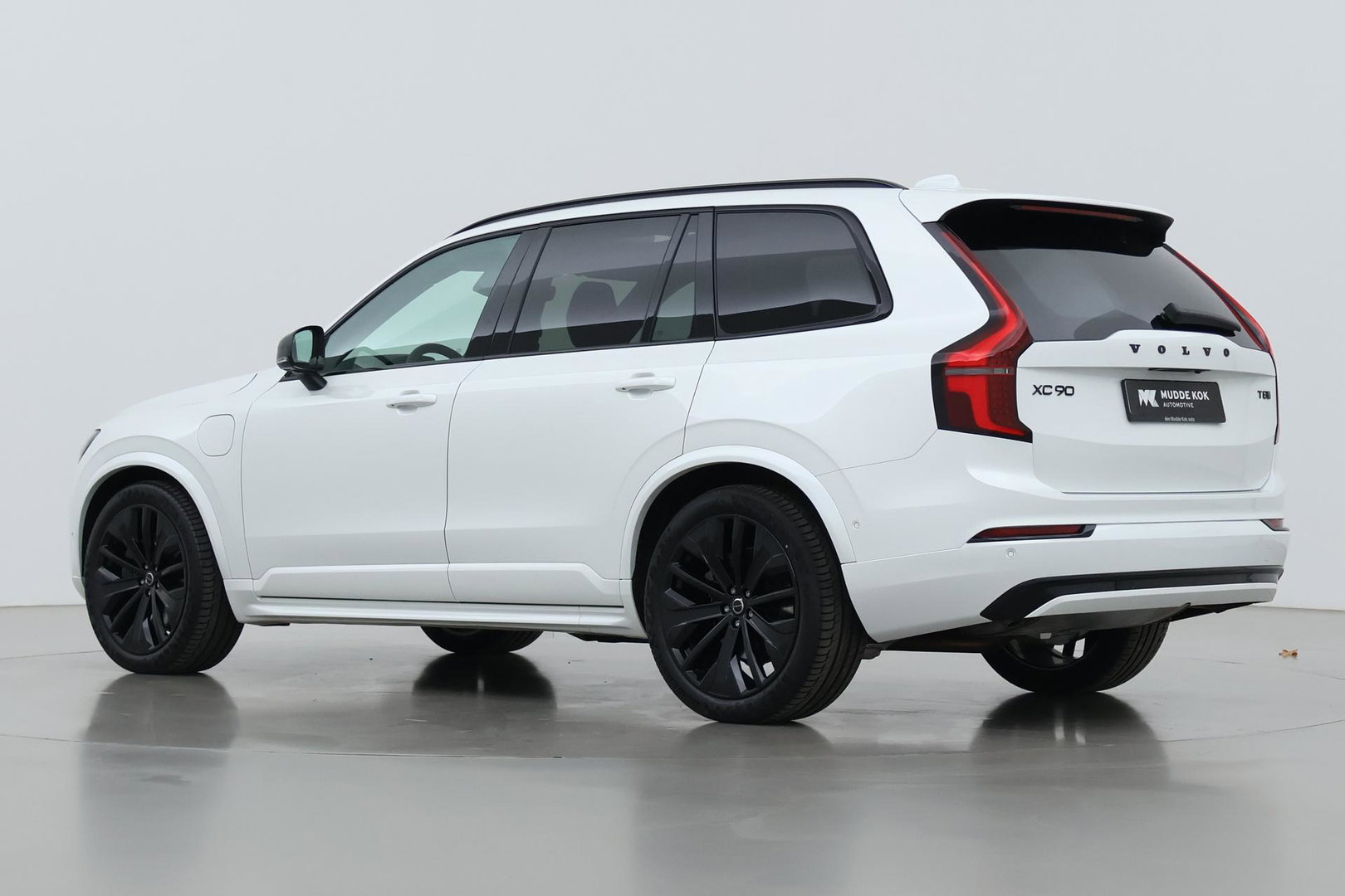Volvo XC90 T8 Ultra Black Edition | Luchtvering | Trekhaak | Head-Up | 360° Camera | Panoramadak