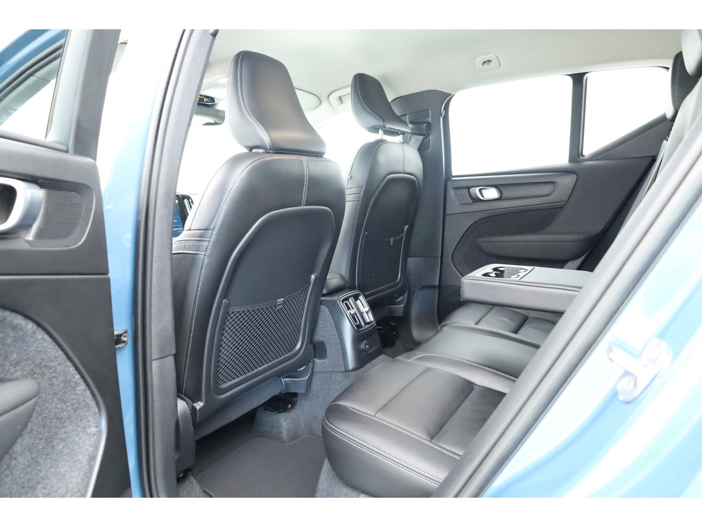 Volvo XC40 1.5 T5 Plug-in hybrid Plus Bright | Facelift | Vol Leder | Adaptieve Cruise | H&K Audio | Camera |