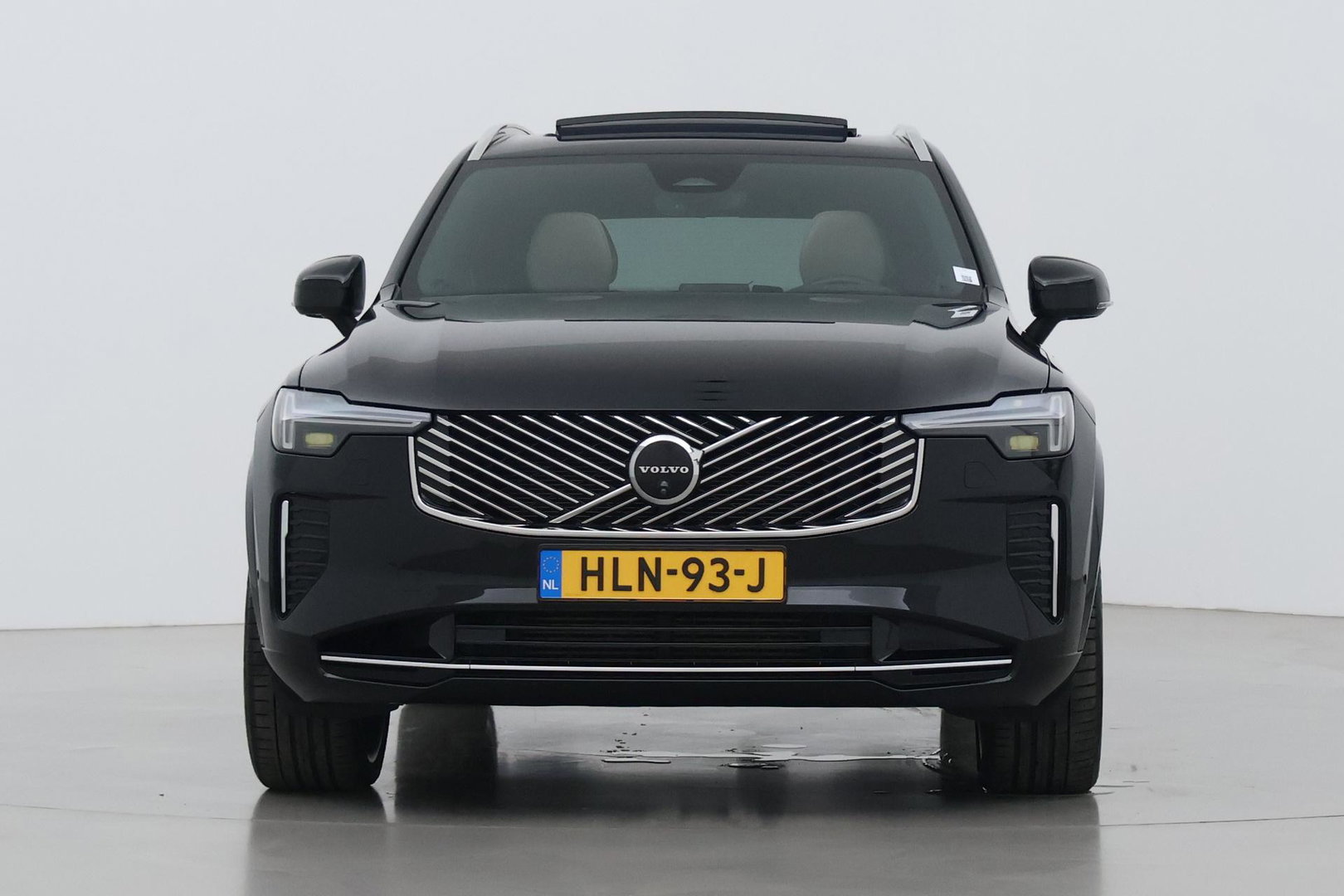 Volvo XC90 T8 Ultra Bright | Luchtvering | Bowers&Wilkins | Panoramadak | Trekhaak | 360° Camera | Massage | Head-Up | 22 Inch