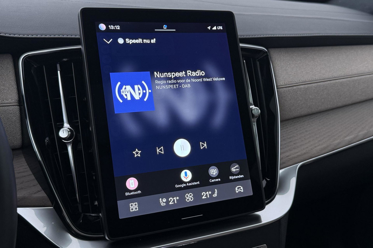 Volvo XC90 T8 Ultra Bright | Luchtvering | Bowers&Wilkins | Panoramadak | Trekhaak | 360° Camera | Massage | Head-Up | 22 Inch