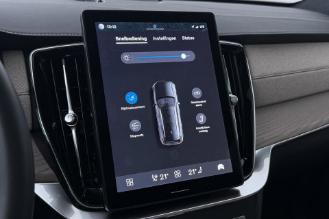 Volvo XC90 T8 Ultra Bright | Luchtvering | Bowers&Wilkins | Panoramadak | Trekhaak | 360° Camera | Massage | Head-Up | 22 Inch