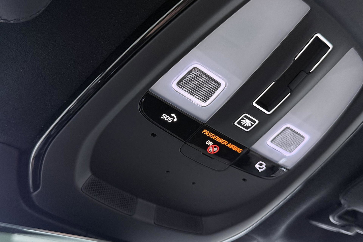Volvo XC90 T8 Ultra Bright | Luchtvering | Bowers&Wilkins | Panoramadak | Trekhaak | 360° Camera | Massage | Head-Up | 22 Inch