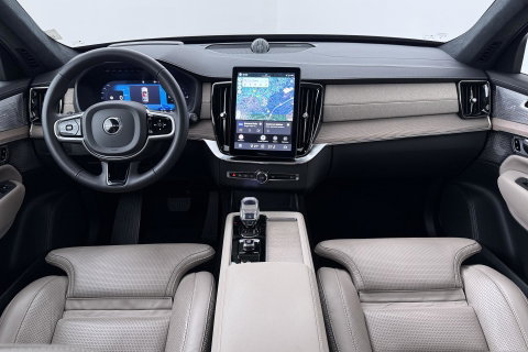 Volvo XC90 T8 Ultra Bright | Luchtvering | Bowers&Wilkins | Panoramadak | Trekhaak | 360° Camera | Massage | Head-Up | 22 Inch