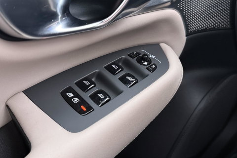 Volvo XC90 T8 Ultra Bright | Luchtvering | Bowers&Wilkins | Panoramadak | Trekhaak | 360° Camera | Massage | Head-Up | 22 Inch