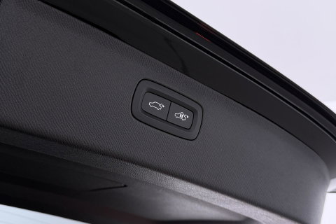 Volvo XC90 T8 Ultra Bright | Luchtvering | Bowers&Wilkins | Panoramadak | Trekhaak | 360° Camera | Massage | Head-Up | 22 Inch