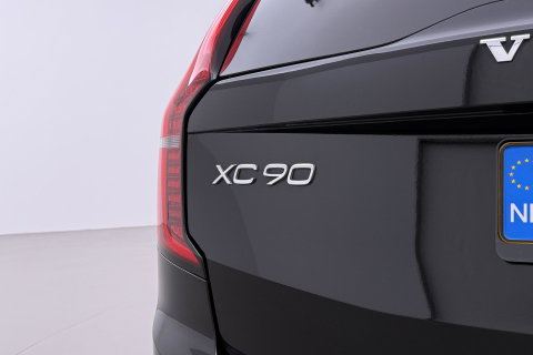 Volvo XC90 T8 Ultra Bright | Luchtvering | Bowers&Wilkins | Panoramadak | Trekhaak | 360° Camera | Massage | Head-Up | 22 Inch