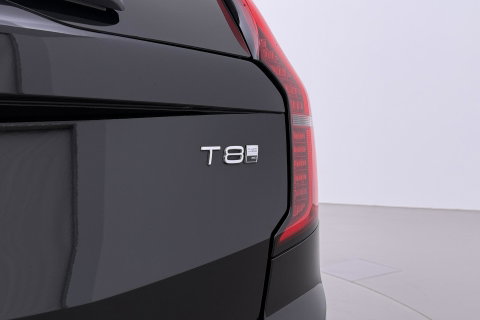 Volvo XC90 T8 Ultra Bright | Luchtvering | Bowers&Wilkins | Panoramadak | Trekhaak | 360° Camera | Massage | Head-Up | 22 Inch