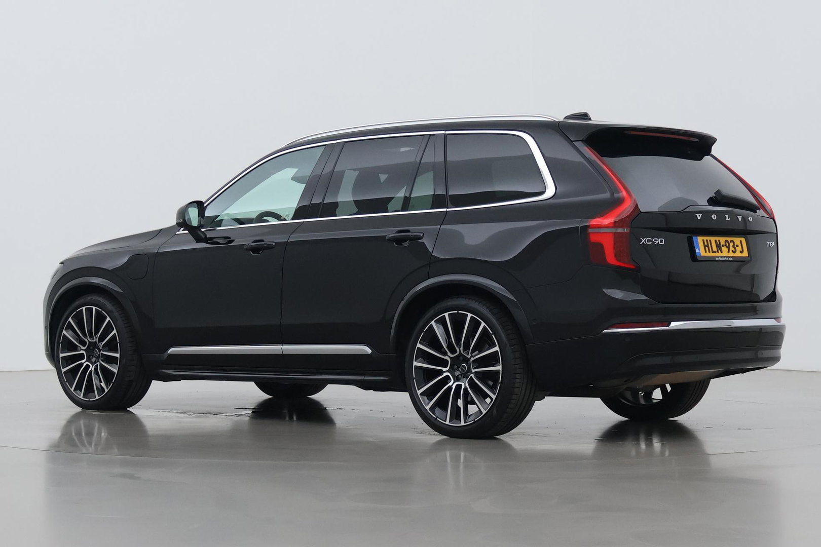 Volvo XC90 T8 Ultra Bright | Luchtvering | Bowers&Wilkins | Panoramadak | Trekhaak | 360° Camera | Massage | Head-Up | 22 Inch