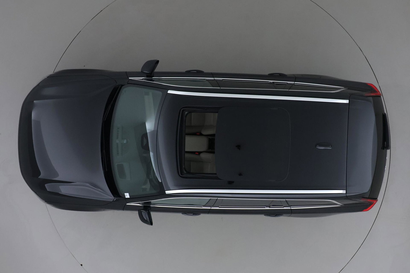 Volvo XC90 T8 Ultra Bright | Luchtvering | Bowers&Wilkins | Panoramadak | Trekhaak | 360° Camera | Massage | Head-Up | 22 Inch