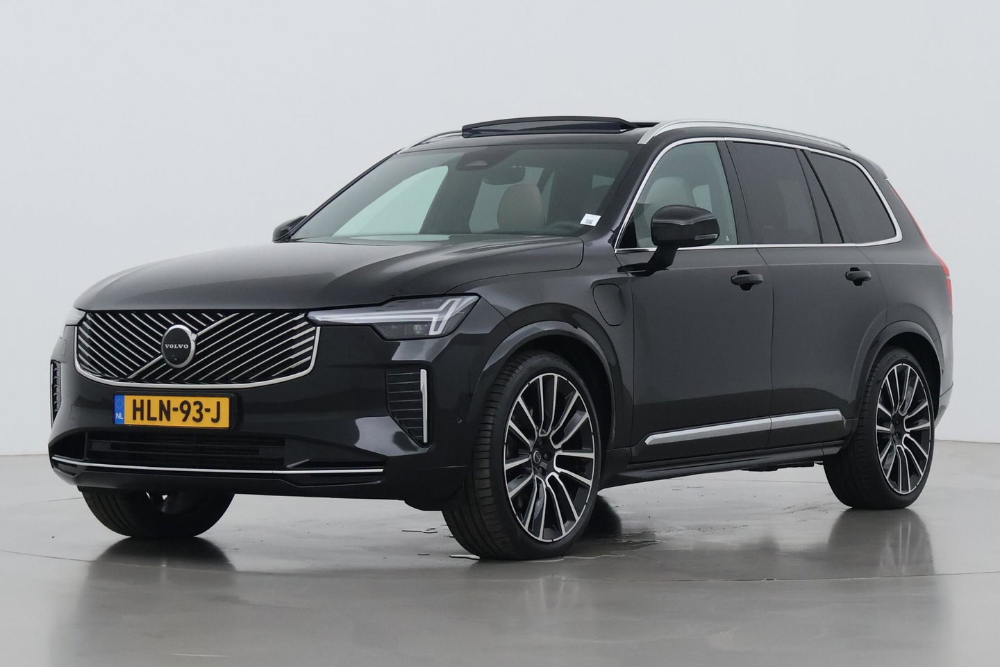 Volvo XC90 T8 Ultra Bright | Luchtvering | Bowers&Wilkins | Panoramadak | Trekhaak | 360° Camera | Massage | Head-Up | 22 Inch