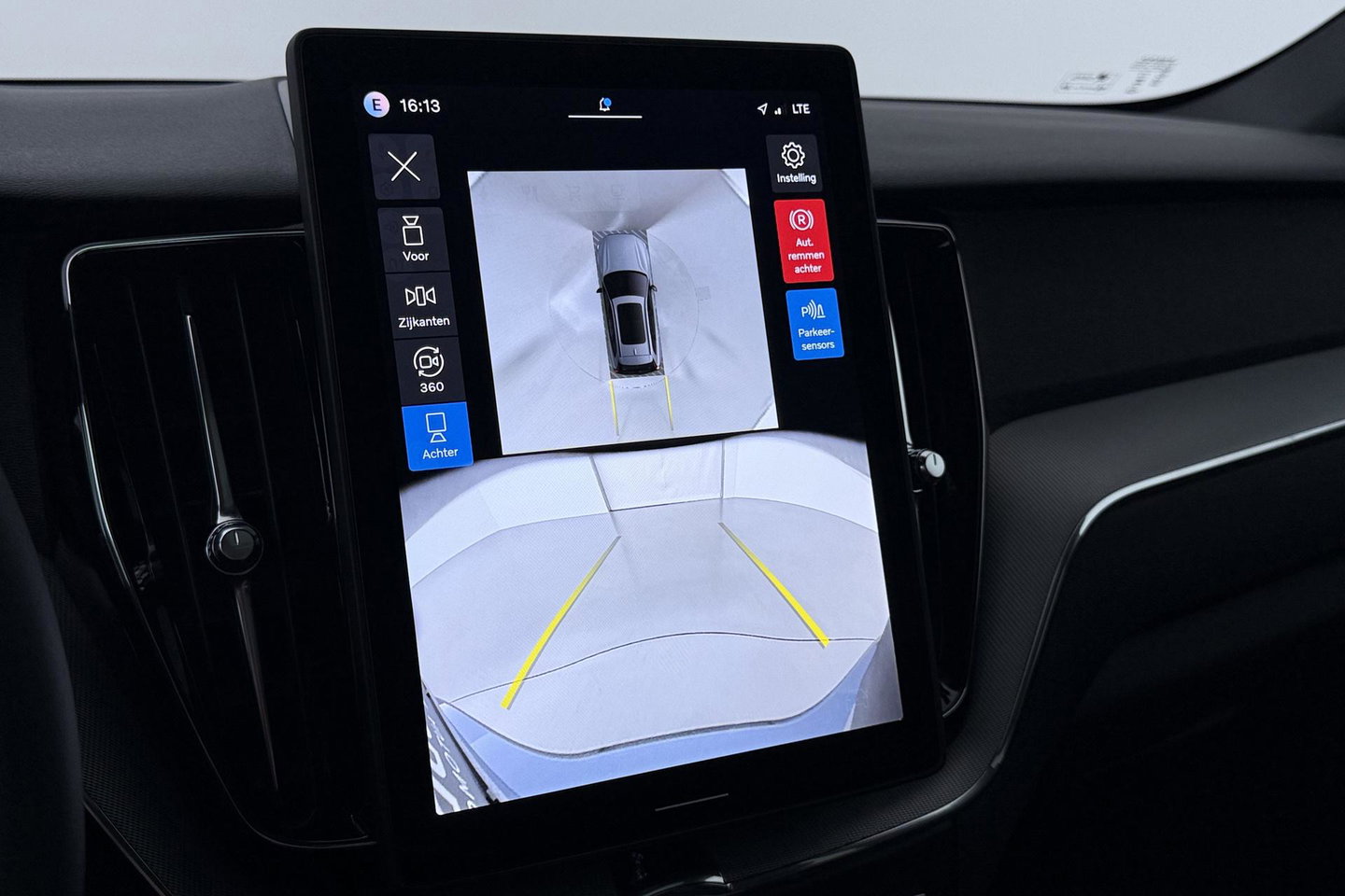 Volvo XC60 T6 Plus Black Edition | Harman/Kardon | Pilot Assist | Panoramadak | 360° Camera | Head-Up | Stoel+Stuurverwarming | 21 Inch