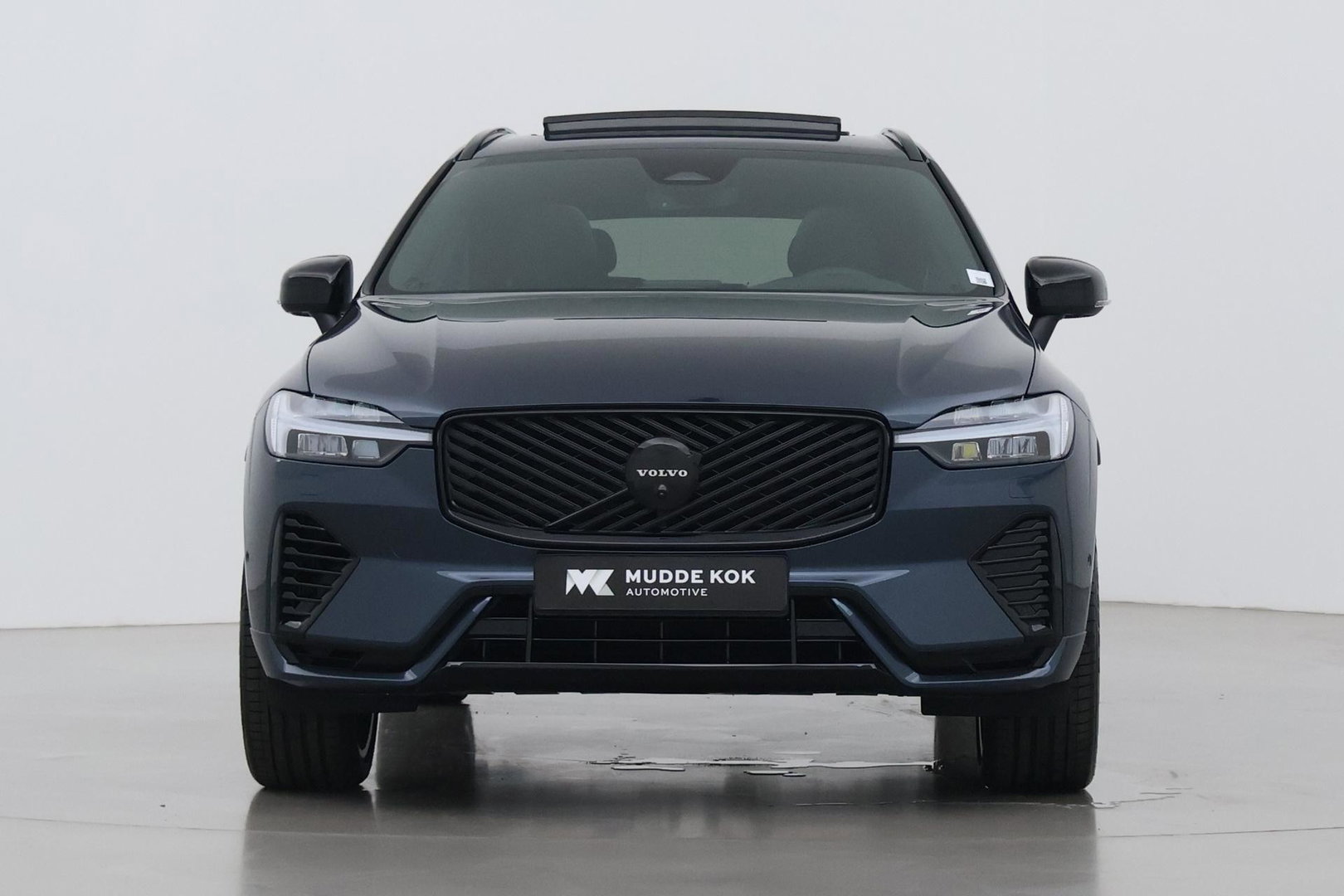 Volvo XC60 T6 Plus Black Edition | Harman/Kardon | Pilot Assist | Panoramadak | 360° Camera | Head-Up | Stoel+Stuurverwarming | 21 Inch