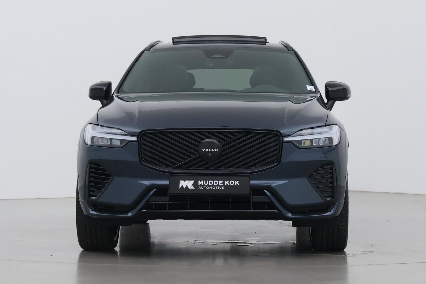 Volvo XC60 T6 Plus Black Edition | Harman/Kardon | Pilot Assist | Panoramadak | 360° Camera | Head-Up | Stoel+Stuurverwarming | 21 Inch