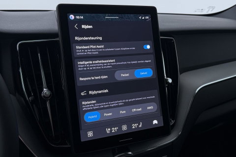 Volvo XC60 T6 Plus Black Edition | Harman/Kardon | Pilot Assist | Panoramadak | 360° Camera | Head-Up | Stoel+Stuurverwarming | 21 Inch