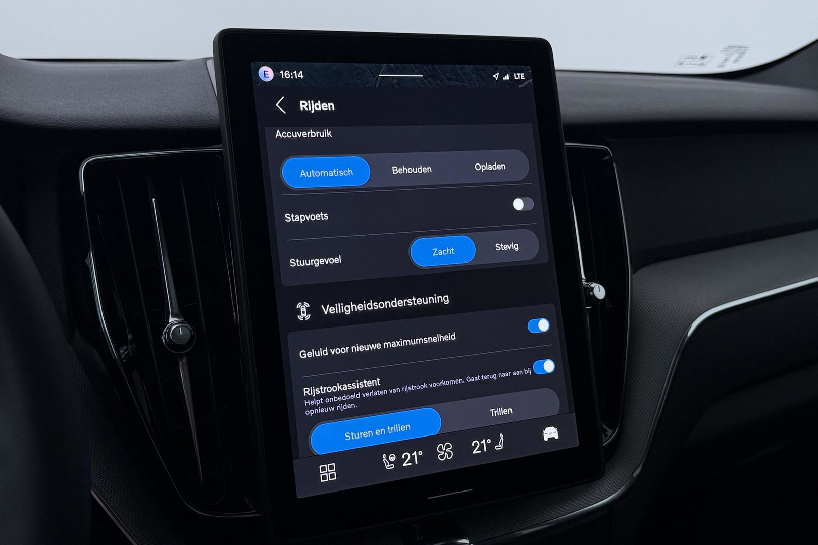 Volvo XC60 T6 Plus Black Edition | Harman/Kardon | Pilot Assist | Panoramadak | 360° Camera | Head-Up | Stoel+Stuurverwarming | 21 Inch
