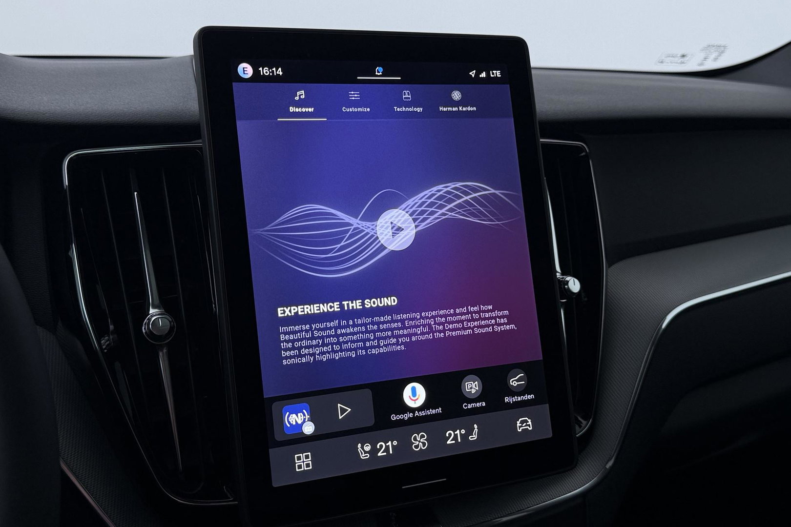 Volvo XC60 T6 Plus Black Edition | Harman/Kardon | Pilot Assist | Panoramadak | 360° Camera | Head-Up | Stoel+Stuurverwarming | 21 Inch
